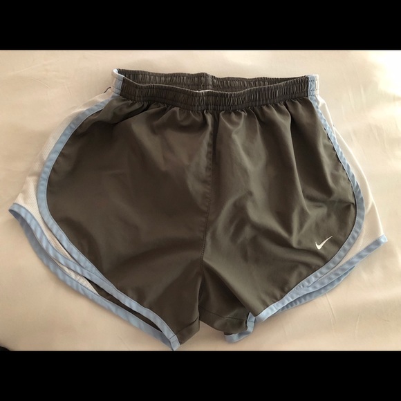 Nike Pants - Nike women’s Tempo shorts